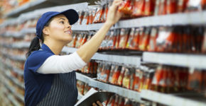 Las contrataciones en supermercados se disparan en verano (iStock)