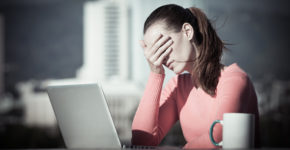 No tienes porque aceptar a tu jefe, para eso esta Linkedln. (iStock)