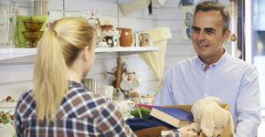 Descubre donde vender tu ropa de segunda mano(Istock)