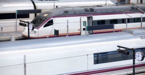 Renfe ofrece empleos de operarios de mantenimiento y directivos (istock)
