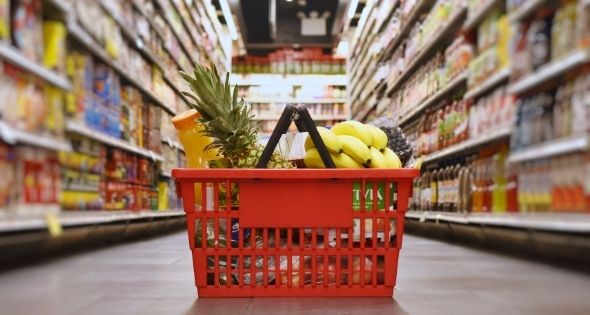 Los supermercados han sido un sector que no se ha visto paralizado en ningún momento por la pandemia (iStock)