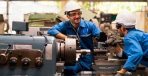 Adecco busca 50 perfiles de operarios de producción en Vigo